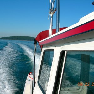 25 knots... Love that Honda 90 w/EFI!