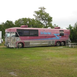 Eric Stones bus at Knights Key