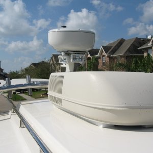 Media 'Radar mount with docking lights' in album 'Radar mount with docking lights'