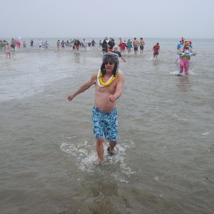 Kiwanis Polar Bear Plunge 2008
Temp Mid 20's with water at 33