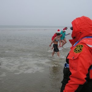 Kiwanis Polar Bear Plunge 2008
Temp Mid 20's with water at 33