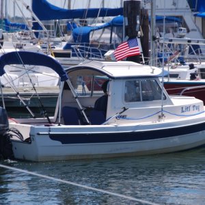 Media 'Litl'Tug departing for home port in Suffolk, VA. from Willoughby Bay Marina, Norfolk, VA.' in album 'SeaAngel and Litl'Tug visit at the 
Sunset Grill, Willoughby Marina which
is VERY friendly with great seafood.'