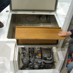 (C-Ranger R25) Engine room access