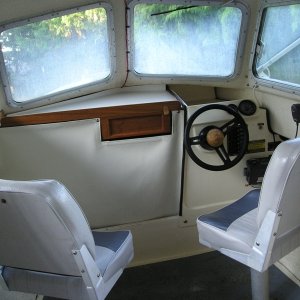 C-Dory Bulkhead with curtain 002