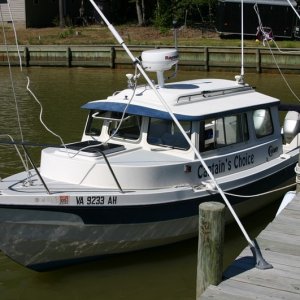 (Otter-BelleHavenMarina) Captains Choice dockside