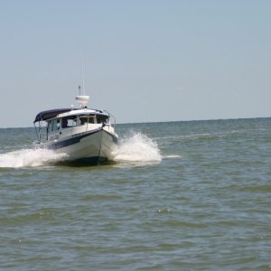 (Otter-BelleHavenMarina) Captains Choice under way