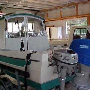 Media 'C-dory 532C rear view.JPG' in album '2003 Dory 0624 1.jpg'