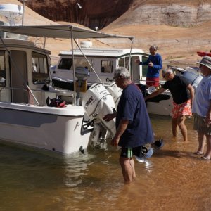 Anchoring stern to the bank with help