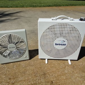 Media 'H20 fan vs Endless Breeze fan' in album 'Fan is an essential on Powell'