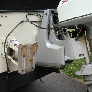 Shows how the original transom mount bracket and tilt looked.