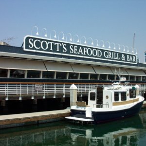 Lunch at Jack London Square, Scott's