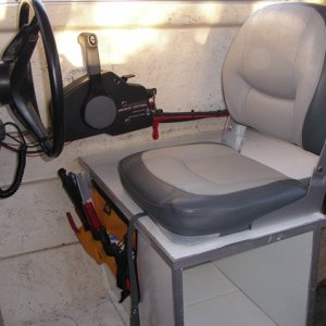 New seat / minimalized & painted shelves