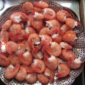 Same prawns and shrimp cooked and ready for eating.