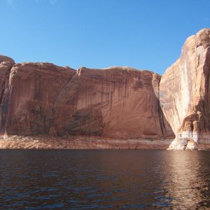 Sunday morning heading down main channel below Escalante River towards Hole in the Rock.