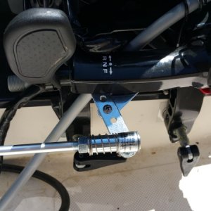 Link bar mount point on kicker