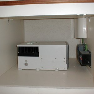 (Bob Cat) MS2000 inverter under rear dinette seat