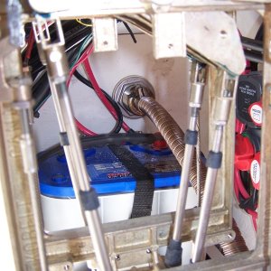 (Bob Cat) unblanketed exhaust tube