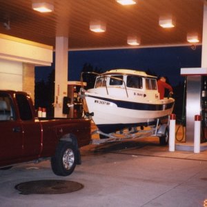 28 Aug 2004 Smokey Point 
    Fueling up