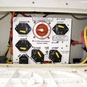 Media 'Electrical Control Module in Compartment' in album 'Opening in Aft Battery Compartment'