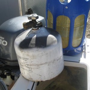 2 sizes of propane tanks 1 gal and 2.5 gal