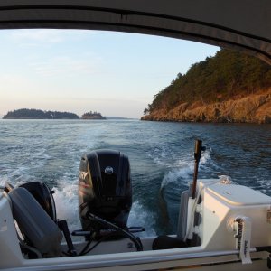 Cruising home along Hat Island