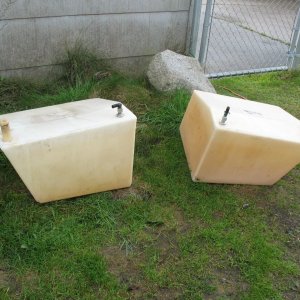 25-Gallon tanks for 22 Cruiser.  Stock in 2002.