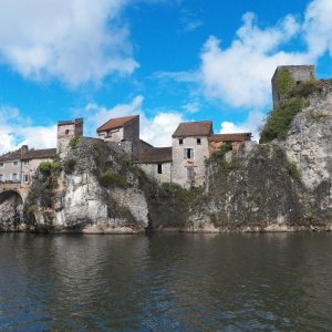 Little towns along the way.  Almost all had a place to dock or shore tie and get into town.  Many towns had no amenities, only scenery.