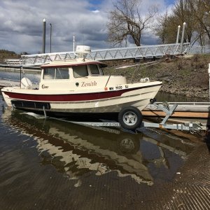 Media 'Zenith is well equipped for cruising the Columbia River.  She has radar and a windlass.' in album 'Red, White, and Blue'