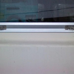 Media 'Two on a window' in album 'Drain guard'