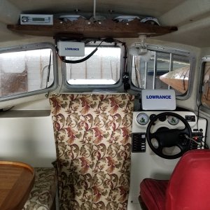 Media 'New Helm, Electronics Networked VHS, 4G Radar, GPS, HDS 9 Gen III, Chart recorder, Depth sounder, HDS 10 Gen II in cockpit and sound system' in album '1st C-Dory project'