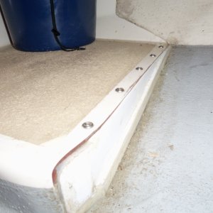 CD 16 seat box dam 001