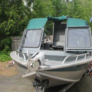 Media 'Looking from the bow' in album '1996 North River Ranger'