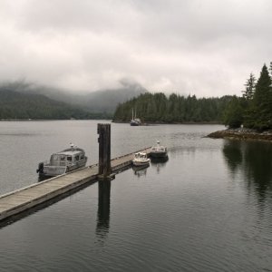 A couple days later, I went to Hot Springs Cove.  I hadn't been there since 1998.  The dock had the same number of boats as before, but beware.  Both the boats and the float planes run a rotation by bringing people in and picking up a prior load of tourists.  Even with watching for an opening like this, there were still +20 people at the pools.  And the planes make two passes.  Once to see if it's clear and once to land.  So the picture is a little deceptive.