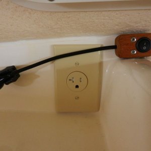 Anti-rattle stowage