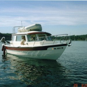 28 May 2005 Blind Bay
   DAYDREAM & crew