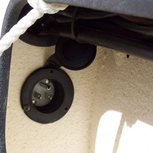 Pwr connector port side