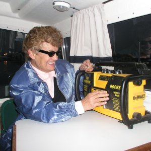 (MommaB) haven\'t installed my 1000watt stereo this will have to do for now