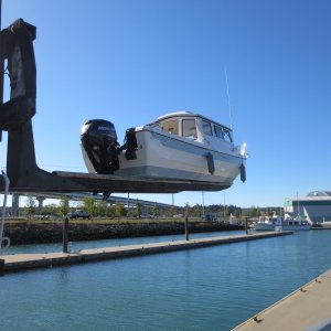 Back at Twin Bridges Marina, lifting boat out of water.