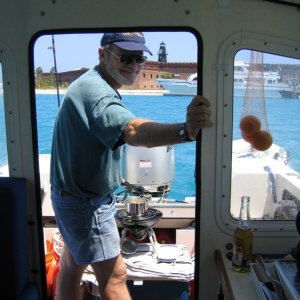 Media 'FL Keys, the thief becomes our lunch' in album 'FL Keys Entering Biscayne Bay, the beginning.'