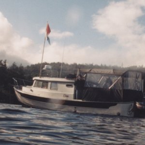 (Sea Cowboy) Sea Cowboy with camper shell up