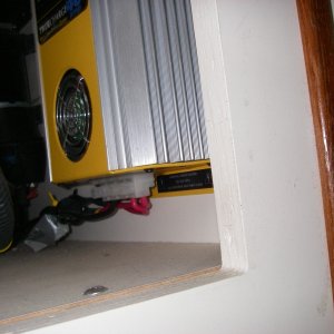 Media '10 Ga wire used to connect charger and batteries.' in album 'Moved the battery box to give more room'