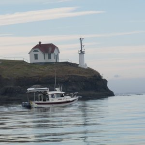 Sleepy C heading past Turn Point to the Sidney gathering