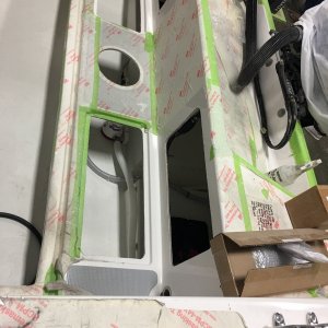 Inside the 25 Cruiser getting rigged