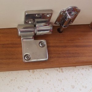 Table mounts 3