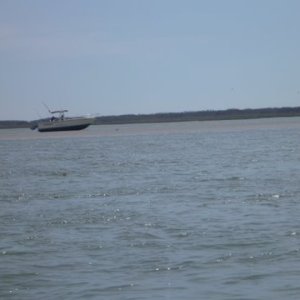 Nice deep V pursuit, twin Yamaha's bar hopping.