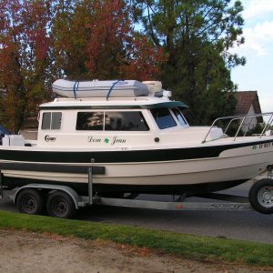 Doesn't this boat look like it's ready for ANYTHING?