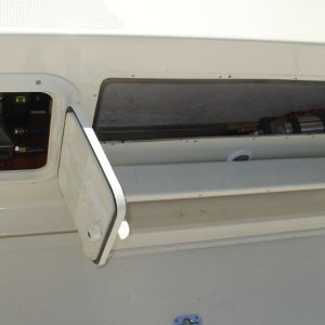 Media 'Locations for power steering pump and autopilot pump' in album 'Installation locations for autopilot and power steering pumps.'