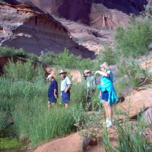 Hiking to the Defiance House