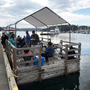 Breakfast on the end of H Dock