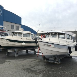 Back at the marina for washdown. Legendary c-brat boat on next stand over.